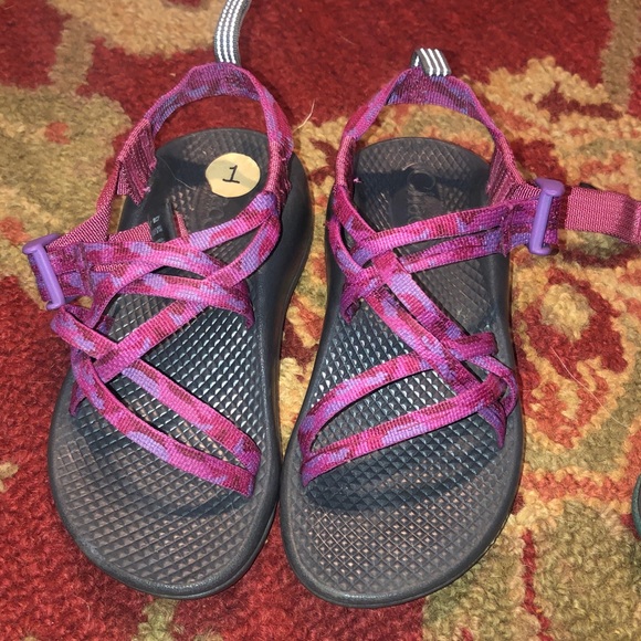 Youth Chaco adjustable sandal sz 1 EXCELLENT - Picture 1 of 3